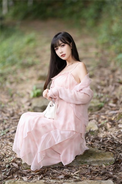 极品车模美女大胸性感写真免费海报