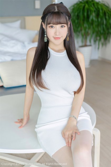 韩精品丰满身材美女艺术照个人写真祼照海报