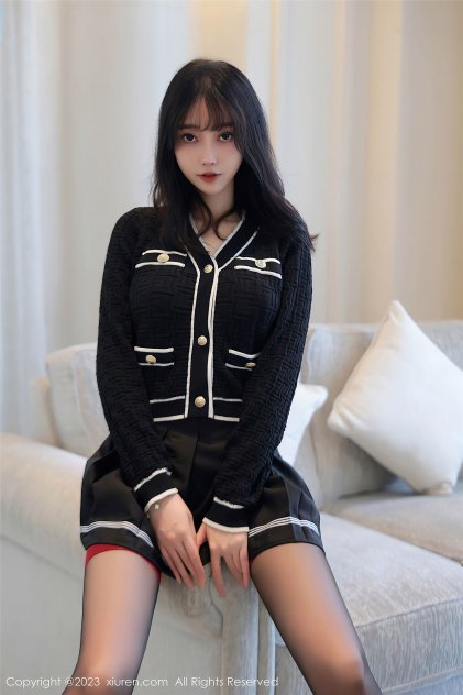 缓缓地把药丸推进去花蕊海报